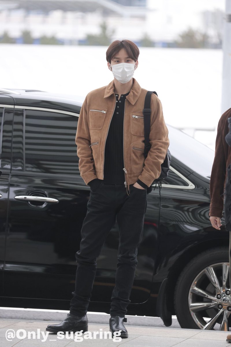 Only_Sugaring's tweet photo. 221103 ICN 자카르타 출국
#정우 #JUNGWOO #NCT127 https://t.co/1NIrurqRRc