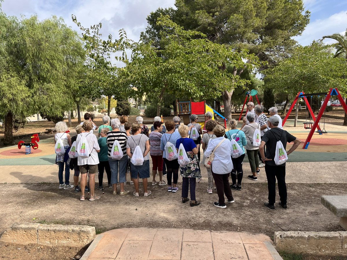 CsMigjorn's tweet photo. 📌A la meitat del trajecte descansam, ens hidratam i ens preparat per continuar la Ruta Saludable❗️@apmallorca #vidasaludable #rutasaludable https://t.co/VWbaE7pOoB