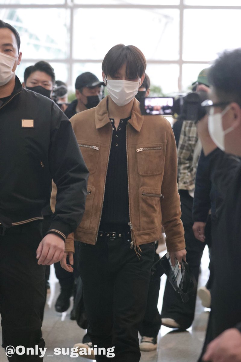 Only_Sugaring's tweet photo. 221103 ICN 자카르타 출국
#정우 #JUNGWOO #NCT127 https://t.co/Vk14qL5ntz