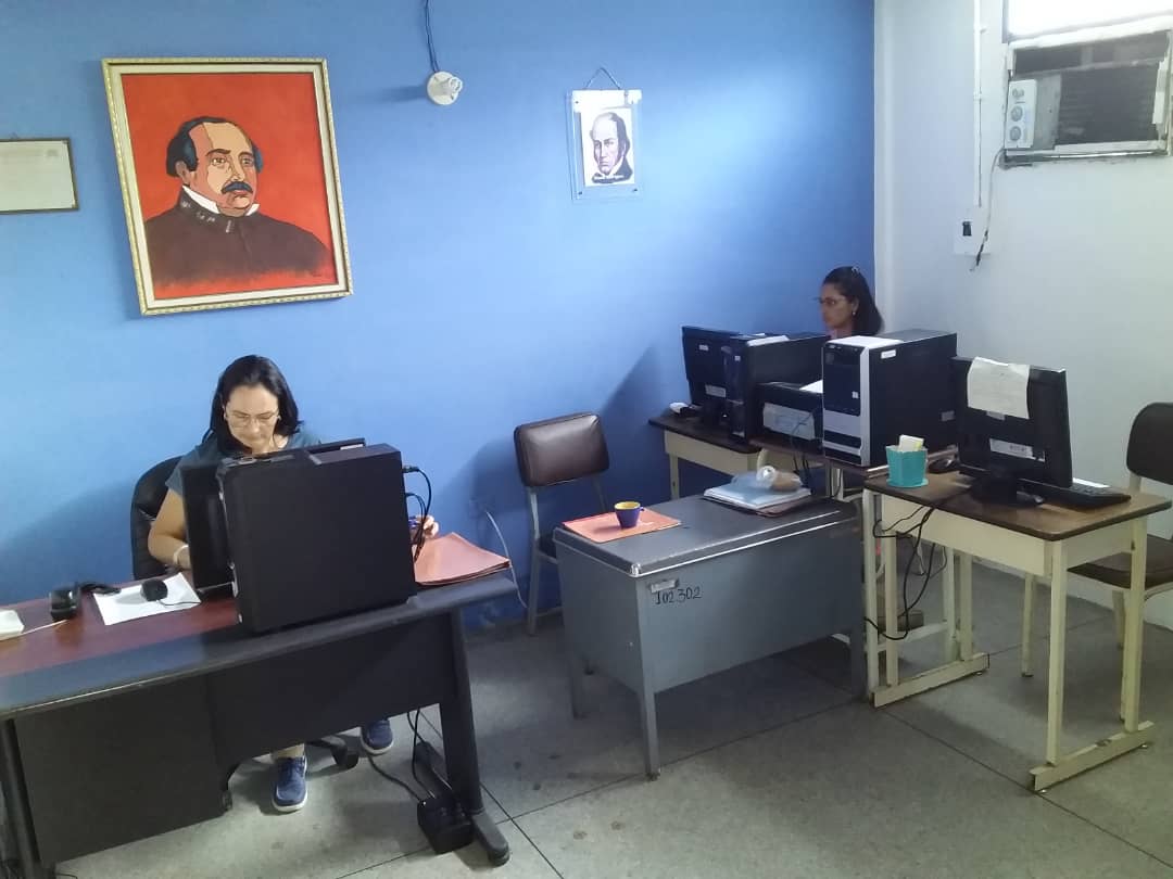 PosgradoT's tweet photo. 02/11/22  Trámites, clases y mantenimiento de los espacios en el Posgrado UNERMB TRUJILLO con la @alcaldiatruji_1 @CNH_Ven @NicolasMaduro @Iroschimajpsuv @Gerardo4fPsuv @carloscontigo  @Rixiorector @Tibisayunearte @mppeuniv @arbolve @ninoskaortiz25 @prensaunermb https://t.co/RS8ZSMaZzJ