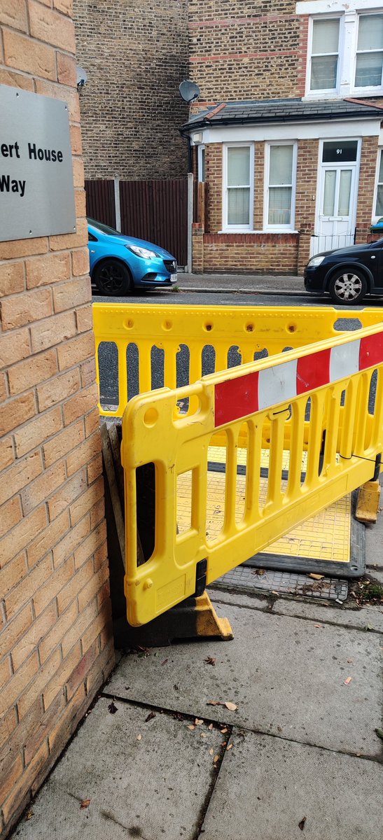 sam4u2tweet's tweet photo. @thameswater 3 phone calls to your CS team, 2 conversations with on site team members, 8 weeks of a leak. 2 weeks of water now leaking into the building electricity cupboard. This is a hazard.

The evolution of a leak, with extensive unnecessary damage caused by @thameswater https://t.co/RgLpcVI7Gt