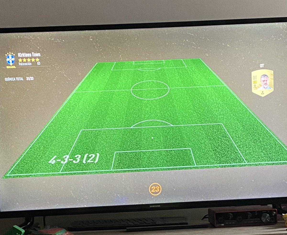 CrisArayadr's tweet photo. Es el #FIFA má$ caro hasta la fecha y el que tienes más errores, lento para cargar y no muestra los equipos a los que te enfrentas (foto adjunta), pésima experiencia de usuario 🤦🏻‍♂️ me siento estafado #FIFA23 #PlayStation #EA #EASPORTSFIFA https://t.co/BvxWwszBXJ