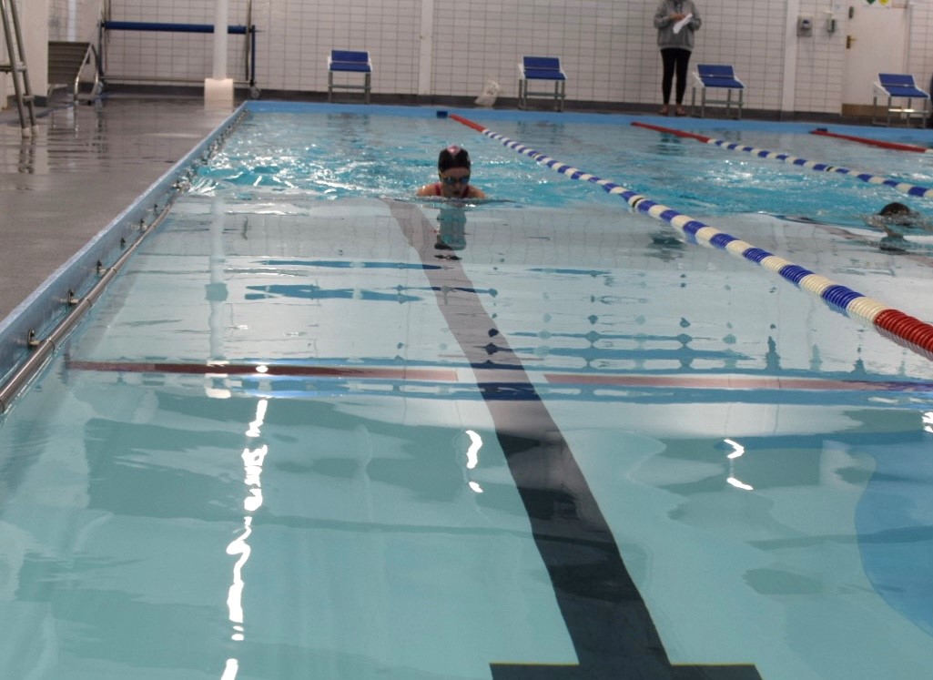 RuthinSchool's tweet photo. Yesterday we held our annual school swimming gala. Pupils from all year groups took part with Siabod House gaining the most points. A number of students put in impressive performances! The top performing girl was Elise and the top boy was Arie!

Well done all. https://t.co/rXXjrxZ86c