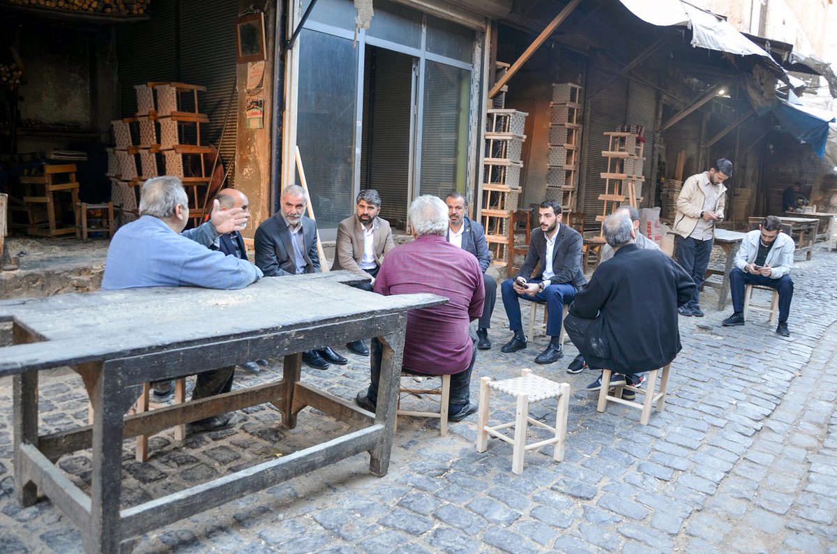 amedhaber_21's tweet photo. Dinç: Kaderine terk edilen tarihi marangozlar çarşısı restore edilmeli!

Sur ilçesinde mağdur olan marangozlar çarşısı esnafı ile bir araya gelen HÜDA PAR Diyarbakır İl Başkanı @FarukDinc21 tarihi yapıların restore edilmesi için yetkililere çağrıda bulundu
https://t.co/AWB1NJU4hX https://t.co/07kuyM4a62