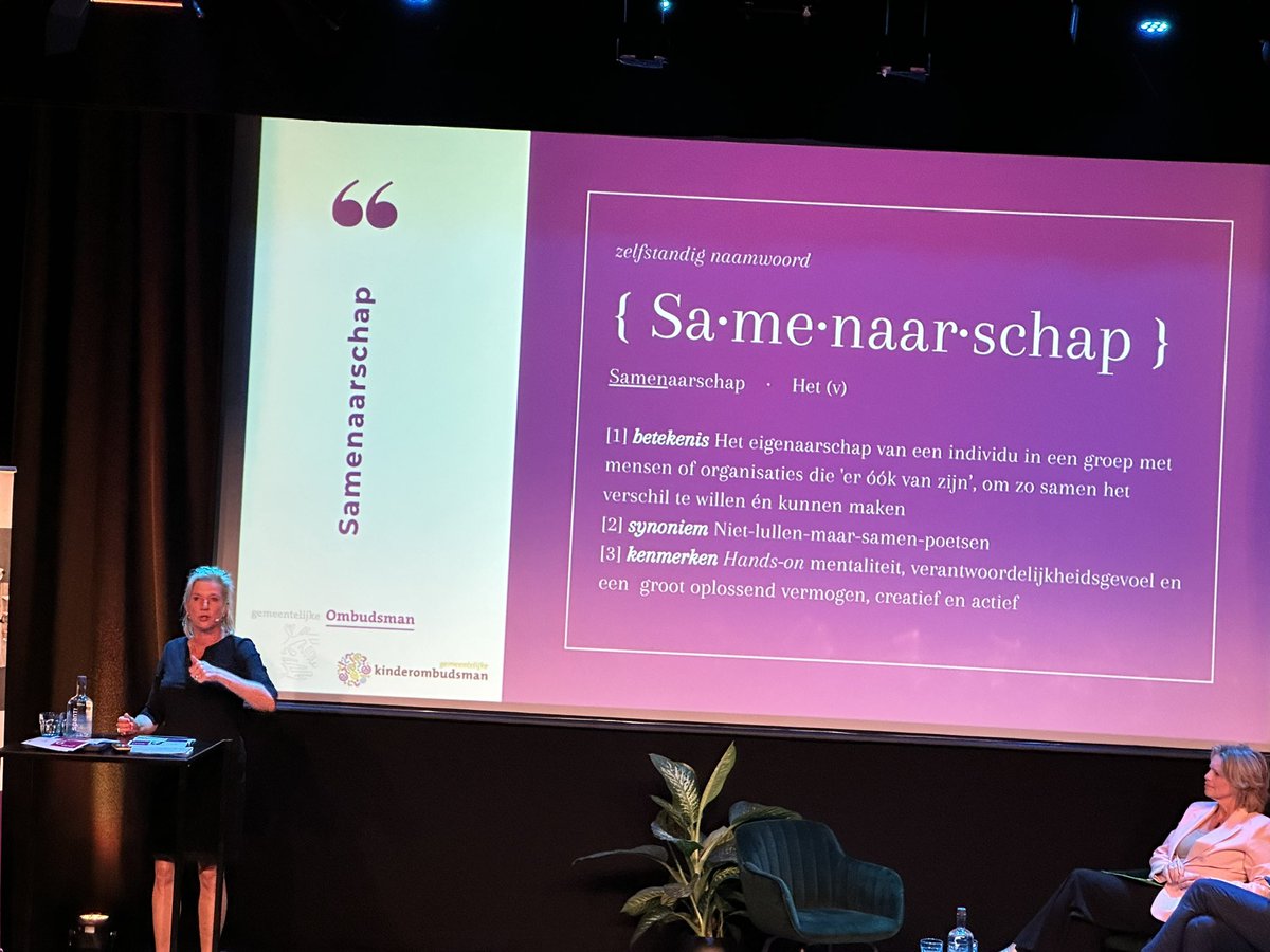 MoniquevVliet's tweet photo. Vraag en antwoord: samenaarschap ipv 'daar ben ik niet van' .. we zijn allemaal van de overheid! #pubcom22 @Logeion https://t.co/CPnrilBh4h