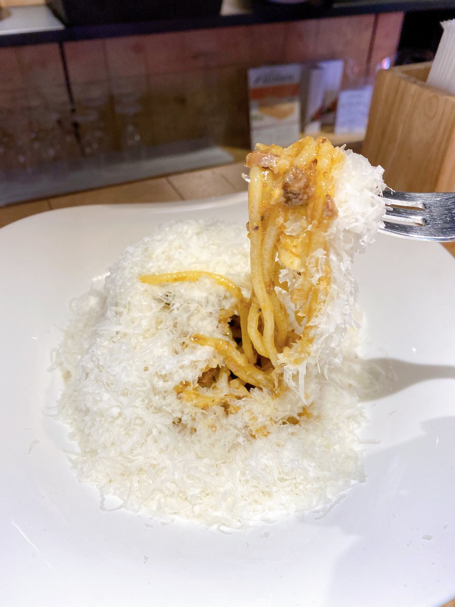 ShigeandAki's tweet photo. コンサートの前に🍝
有楽町の『nomuno EXPRESS』で
2022.11.3
#nomunoexpress #元祖ボロネーゼ専門店 #ボロネーゼ #ボロネーゼはパスタの顔した肉料理 #有楽町 https://t.co/DK3PEg4UXc