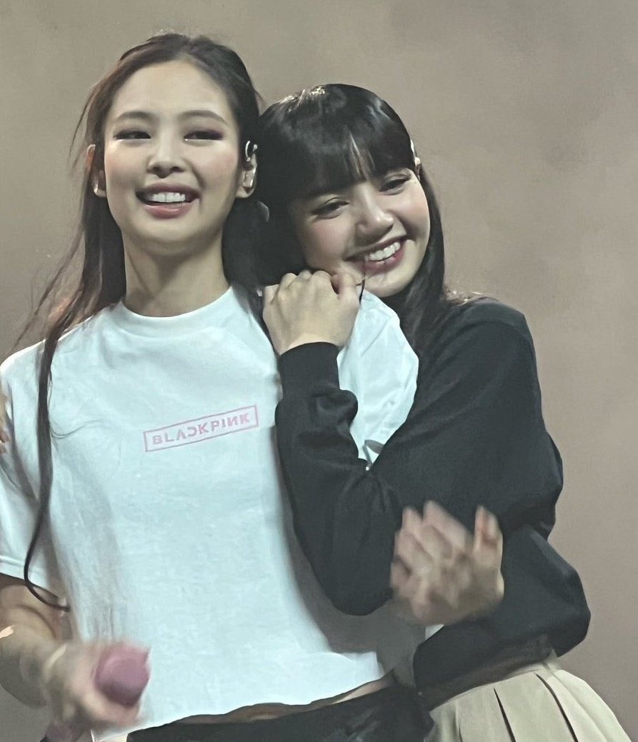 poyyoysak's tweet image. ชอบอยู่คนเดียวก็หมายถึงว่าชอบพี่คนเดียว