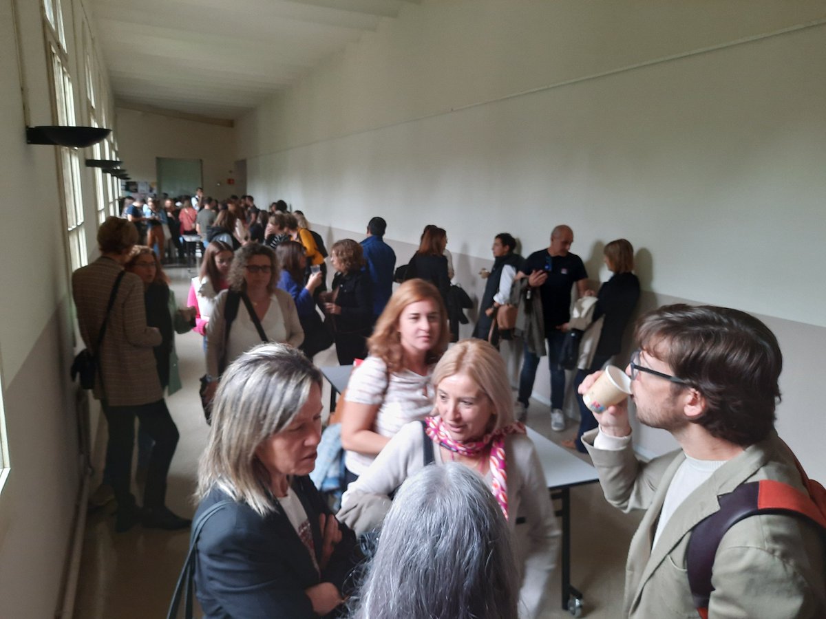 anton_not's tweet photo. Després de la pausa-cafè, continua la 13a JOP amb cinc tallers simultanis @orientalleida @IceUdl @UdL_info #orientalleida22 https://t.co/fwymNTMX91