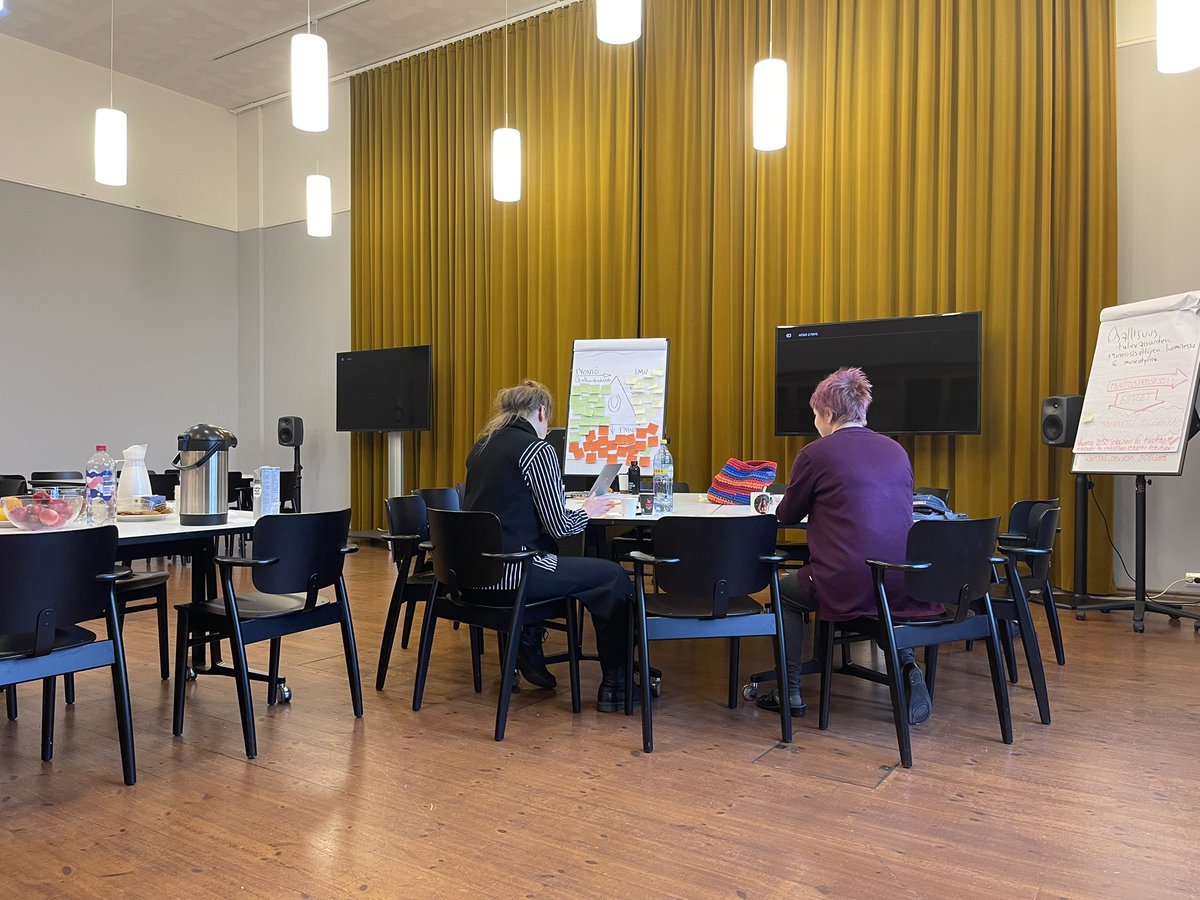 Tulevaisuusstudiomme aamupäivässä kiteytettyä: Vuonna 2050 jokainen voi tuottaa tai kokea itselleen tai yhteisölleen relevantin toteutuksen Suomen kansallismuseon sisällöistä. 

#uusikansallinen #museot
<a href="/SitraFund/">Sitra</a> #tulevaisuusvalta #FinnSight