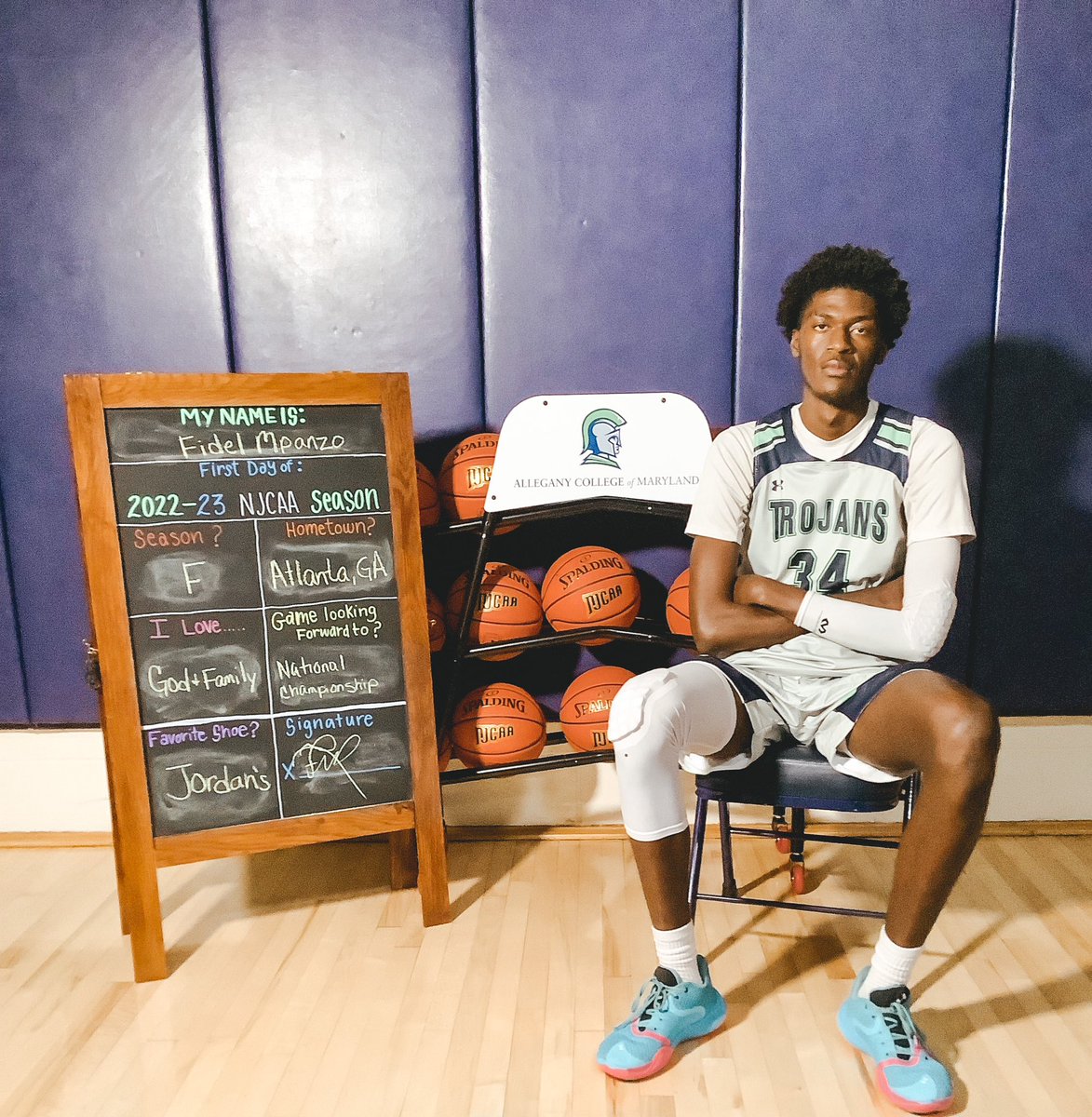 ACMTrojans's tweet photo. 3️⃣4️⃣ Hours until 🏀

Here’s Fidel ⬇️ while we wait https://t.co/11OzTwB29S