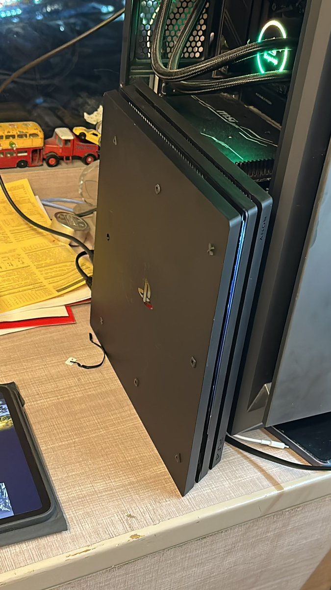 yat030's tweet photo. 今更ps4買うなんてw
働いたらなんかショッピングばっかりで金の無駄使いしてるw https://t.co/iYRU69aMDc