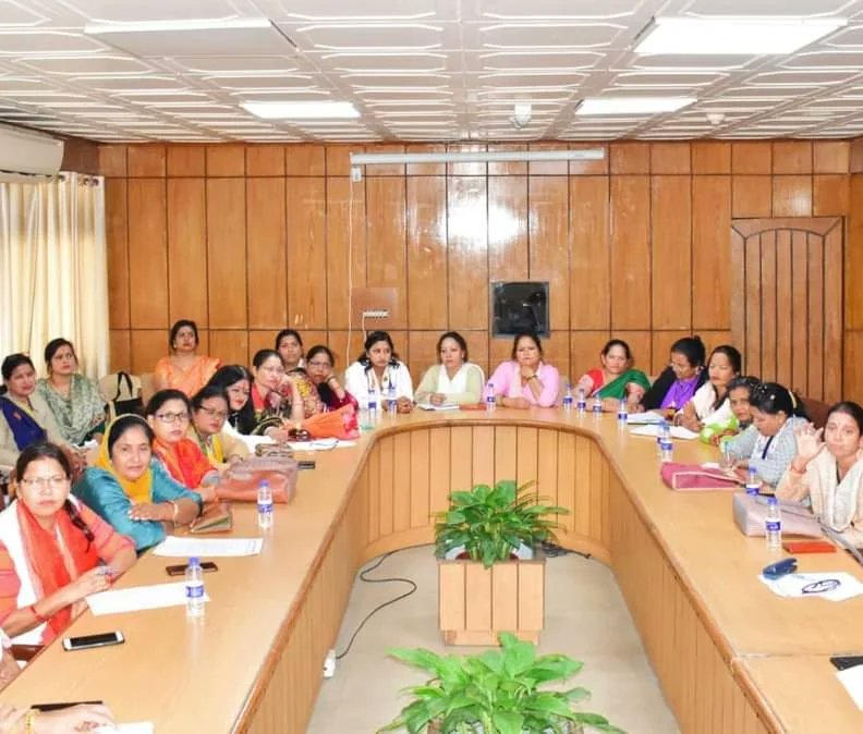 rekhaaryaoffice's tweet photo. आज #WECD के विभागीय सचिव, अधिकारियों और आंगनवाड़ी बहनों के साथ समीक्षा बैठक ली!जहाँ मानदेय, मिनी आंगनवाड़ी केन्द्रो को पूर्ण करने,भवन किराया, मोबाइल रिचार्ज, समिति में THR की राशि सहित विभिन्न विषयों के सम्बन्ध में चर्चा की गई!
#NarendraModi #AmitShah #JPNadda #PushkarSinghDhami https://t.co/XwgyIkppd2