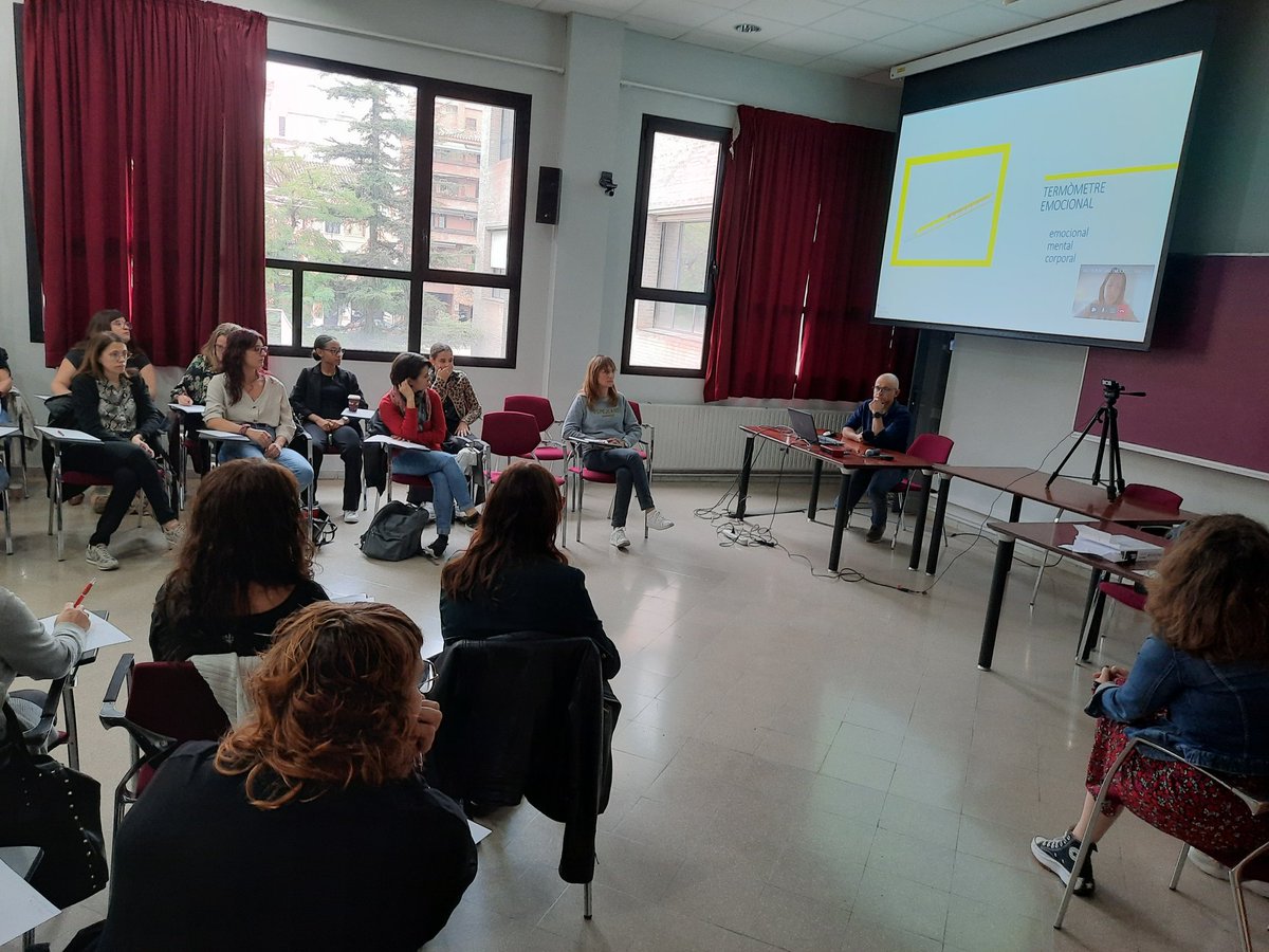 anton_not's tweet photo. Tallers de la 13a JOP @orientalleida @IceUdl @UdL_info #orientalleida22 https://t.co/n513O0nvuP