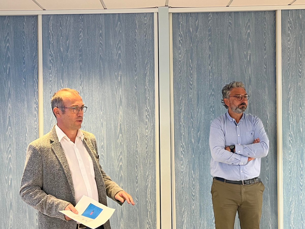 CCI_Aude's tweet photo. 📣 Au cours de cette visite, Gérard Semat a présenté :
- les missions de la pépinière d’entreprises et les entreprises qui y sont hébergées 
- le nouvel espace de coworking du site
- les événements mensuels « les jeudis de la pépinière »
- les missions de la CCI Aude https://t.co/z5o1F6lyli