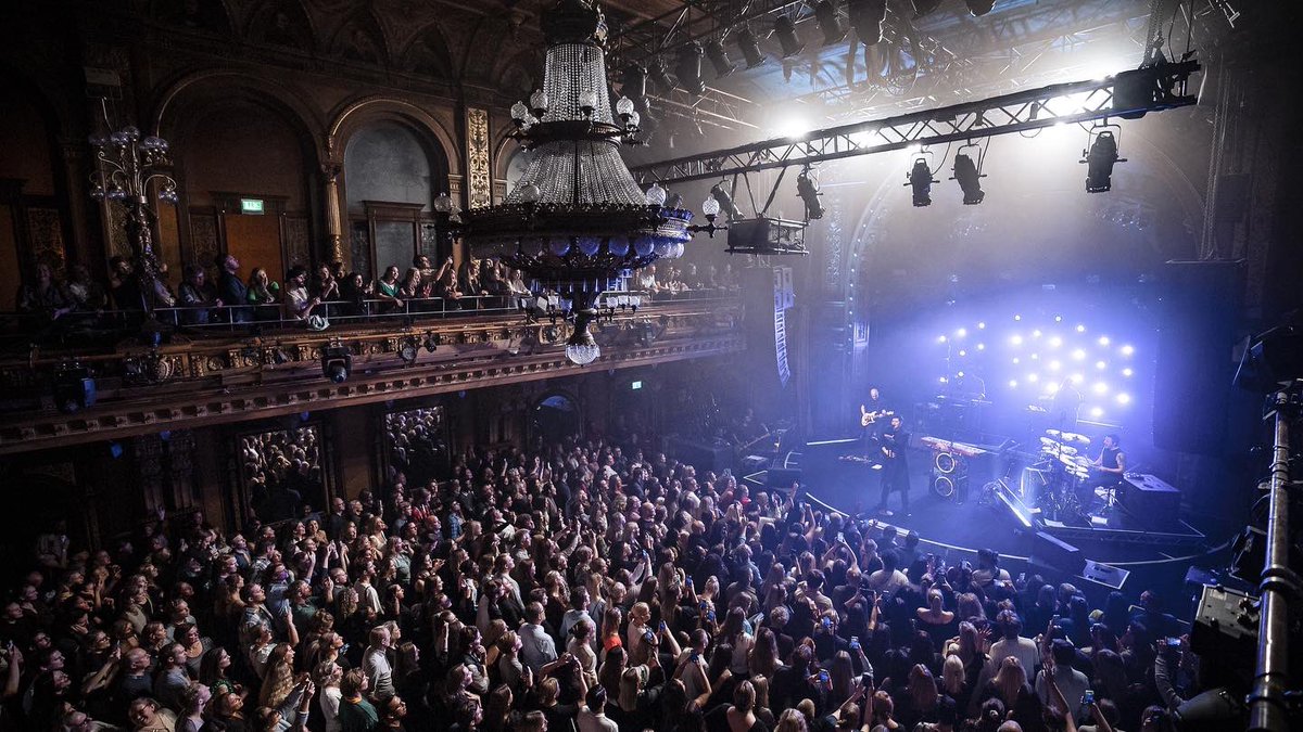 thescript's tweet photo. First night of our European tour in Stockholm was ELECTRIC! ⚡️What a way to kick it all off!

📸 - @matthewconnell https://t.co/toTYGdFQbK