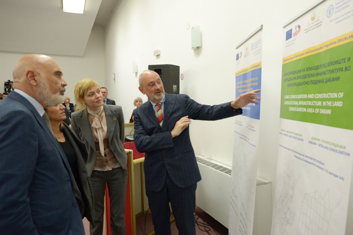 AmbassadorEU's tweet photo. The EU plays a leading role in land consolidation reform in 🇲🇰 in partnership with the FAO. The promotion of better land-use policies is at the heart of EU's Green Deal &amp; Farm to Fork strategy for ensuring healthy food, appropriate use of the forests &amp; restoration of ecosystems. https://t.co/jJFvrghW79