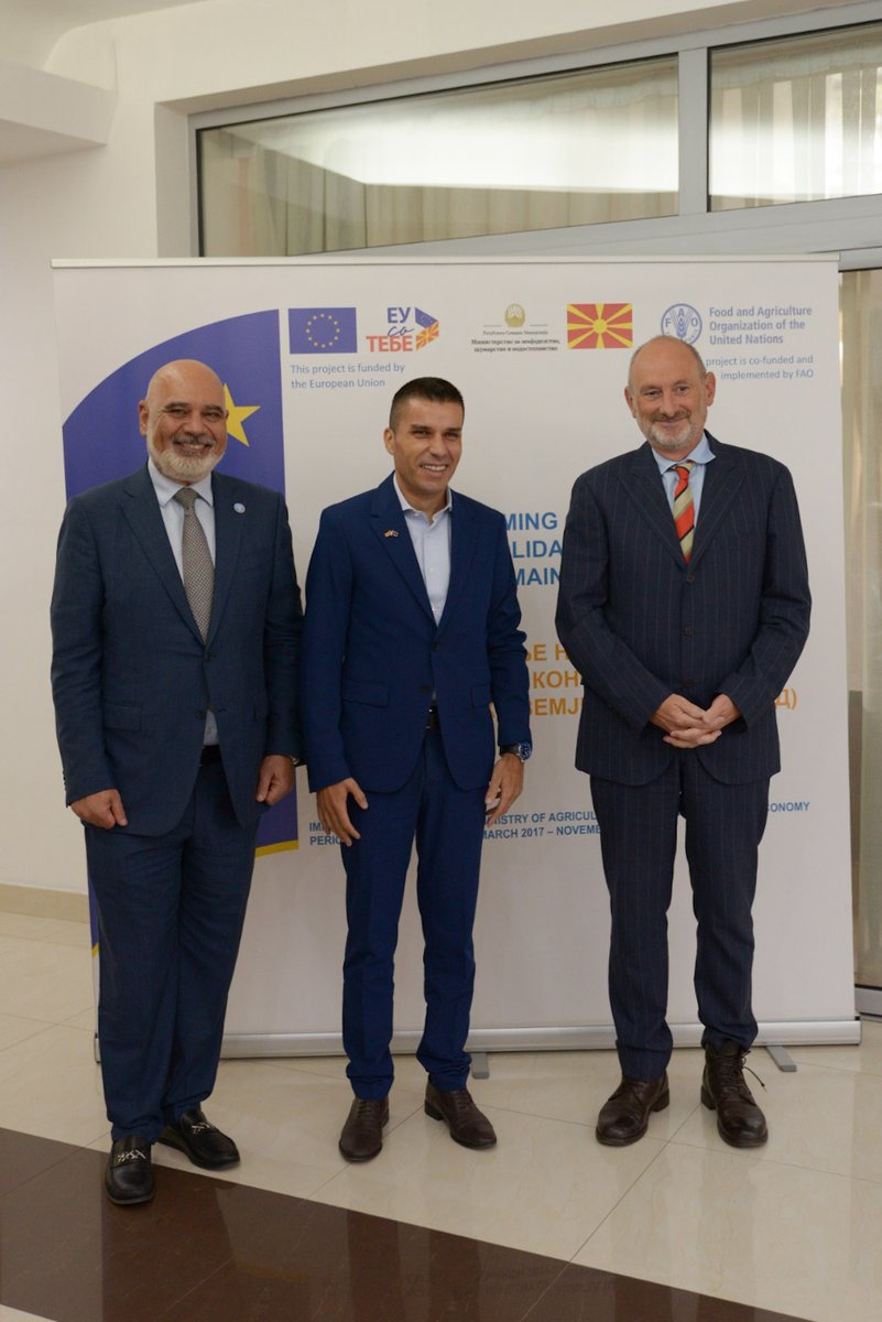AmbassadorEU's tweet photo. The EU plays a leading role in land consolidation reform in 🇲🇰 in partnership with the FAO. The promotion of better land-use policies is at the heart of EU's Green Deal &amp; Farm to Fork strategy for ensuring healthy food, appropriate use of the forests &amp; restoration of ecosystems. https://t.co/jJFvrghW79
