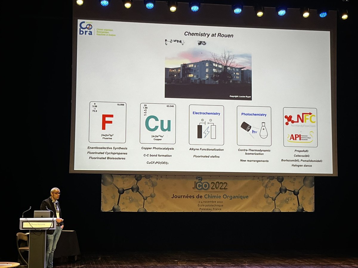 SchulerMarie1's tweet photo. Thomas Poisson is now on stage to talk about photocatalytic and electromediated borylation and silylation reactions @Labex_SynOrg @LabPoisson #JCO2022 https://t.co/f2nIRr54Hj
