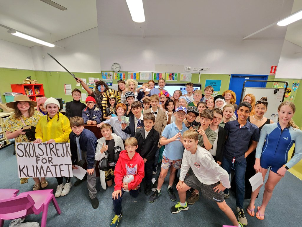 Oh what a Night of Notable names! Thanks yr6 for your effort and enthusiasm in preparing your speeches, costumes and displays.
#nightofnotables #famous #year6