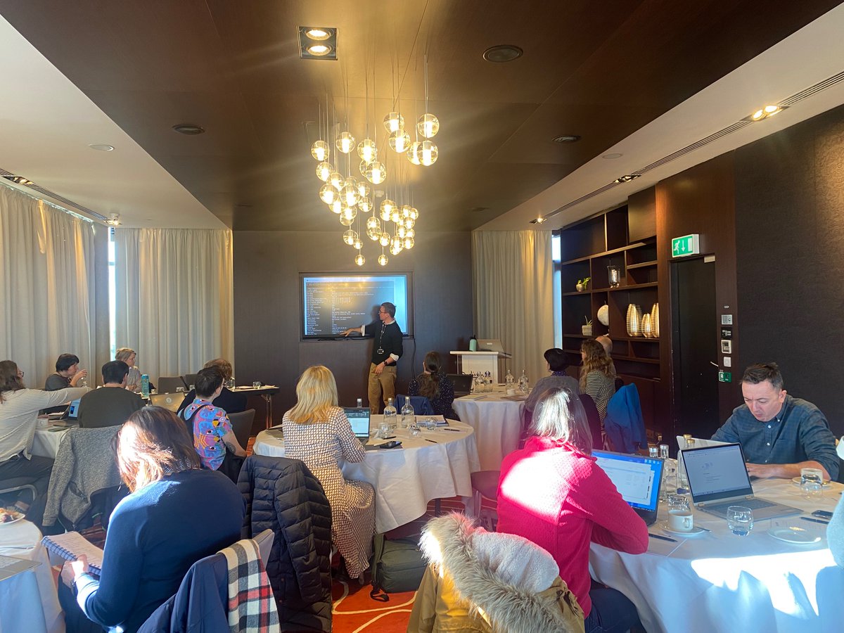 Our own @kieranjol explaining Exiftool to the room #WDPD2022 #NLIDigital