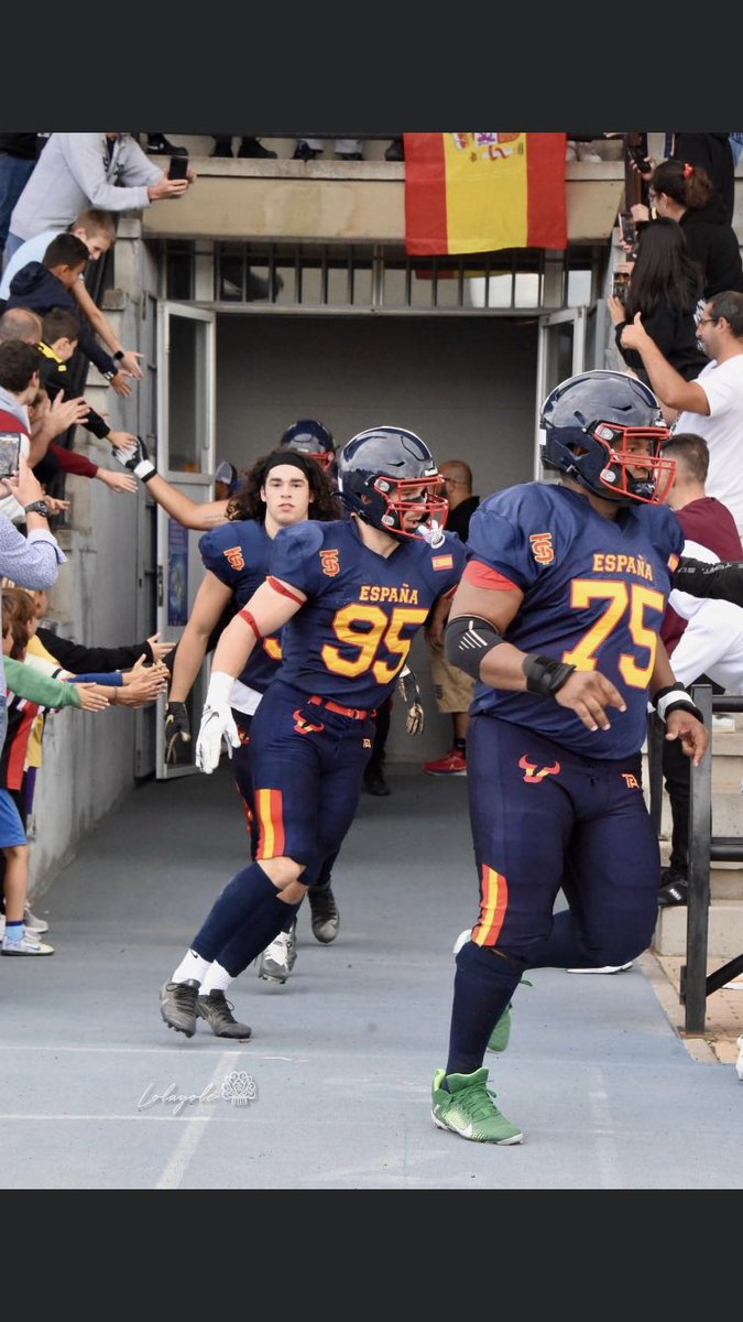 A few weeks ago I had the honor of being selected to play for the Spanish team against Ireland.  It has been an amazing experience and definitely a step forward towards my goal of playing at the next level!!