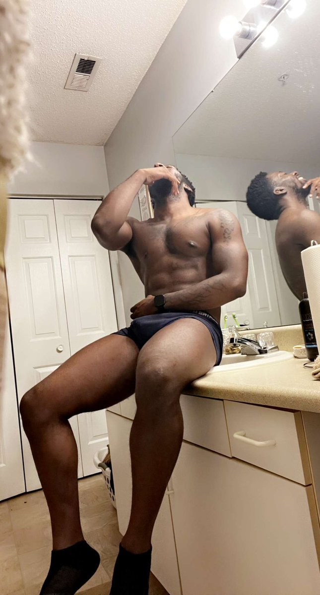Cvrdell's tweet photo. Big body Benz 💪🏾 https://t.co/awpl4uke1c