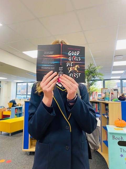 SRALibrary_'s tweet photo. Student: "Miss, can I return this book?"
Me: "Already? You only borrowed it yesterday!"
Student: "It was amazing, I could not put it down!" 
Less than 24hr turn around on this title - WOW! @iloveweirdbooks what a compliment! #keepreading #readingforpleasure #AuthorsOfTwitter https://t.co/gdiUlhbIcr