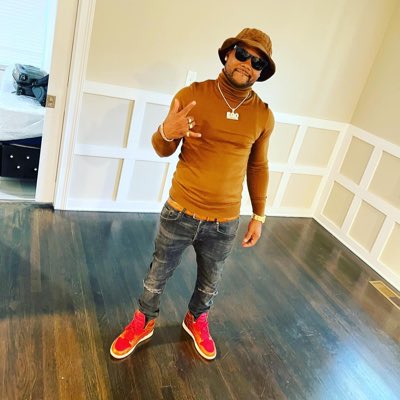 OneLouOfficial's tweet photo. #NewProfilePic https://t.co/M8YAJmEot9