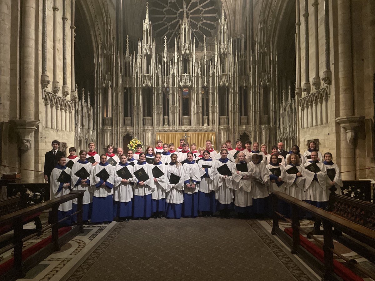 AmpCollMusic's tweet photo. Privilege to sing in Durham Cathedral for their All Saints' Day Eucharist on Tuesday. Such an incredible and beautiful building. Also, there is no better city in which to spend a crisp autumnal afternoon! Thank you @durhamcathedral for having us. https://t.co/dNYmk3kg7Z
