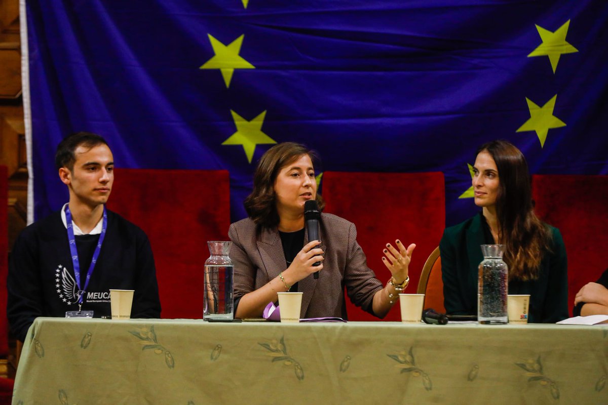 MagaliAltounian's tweet photo. L’avenir appartient à la jeunesse européenne 🇪🇺

Heureuse de recevoir à #Nice06, au nom de @cestrosi, 150 jeunes européens dans le cadre du @modeleuca, simulation concrète du fonctionnement des instances 🇪🇺

👏🏻 aux organisateurs pour leur engagement en faveur de la citoyenneté 🇪🇺 https://t.co/ZWrt8SDbC2