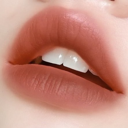 bowty__np's tweet photo. 🐻ที่สุดของลิปสีน้ำตาลสวยสับส่งท้ายปี ยกให้ 4U2 Jelly Tint เบอร์ 09 ไปเลยนะ ทาออมเบรเข้มๆด้านในปาก ลงกลอสใสเพิ่มยิ่งสวยดูมีมิติ เนื้อดีเกิ๊น เป็นลิปทิ้นท์เนื้อเยลลี่ๆ นุ่มเด้งดึ๋ง ตอนเซ็ทตัวสีจะ stain ติดปากเลย สายชอบความทนต้องรุ่นนี้ 159บาทเอง ไปตำ!! #รีวิว4u2 https://t.co/qoBbBn9QrX