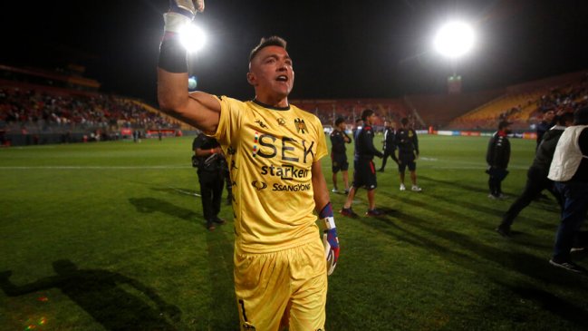 Miguel Pinto a los hinchas de la U: "Hay que volver a respetarse para que el fútbol chileno siga creciendo" #CooperativaContigo #UEspañola #CopaChile bit.ly/3fCbgmW