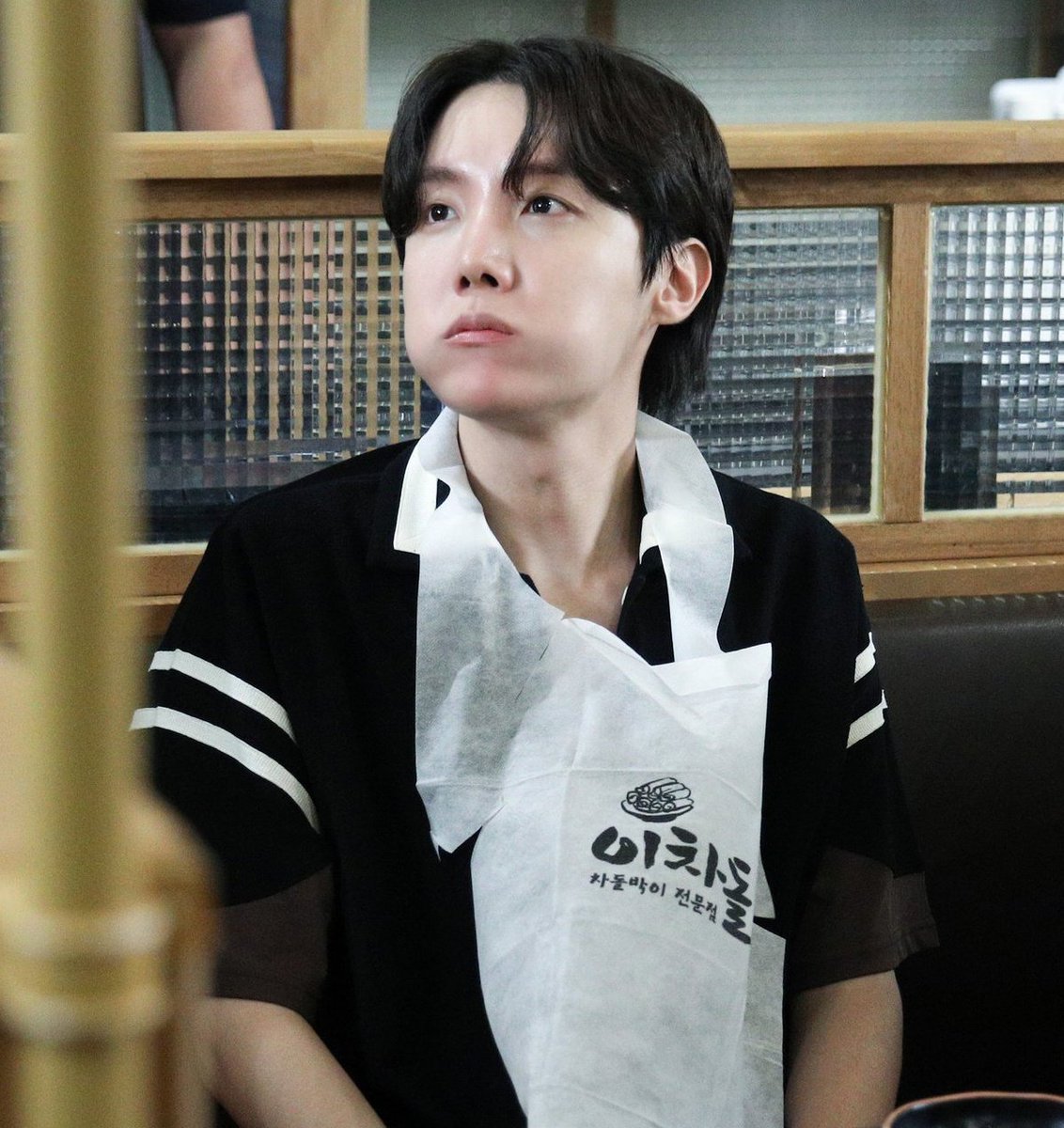 inhobislips's tweet photo. "There's always a squirrel clip for every Jhope videos"

~An enduring thread https://t.co/oK1VFwRBXn