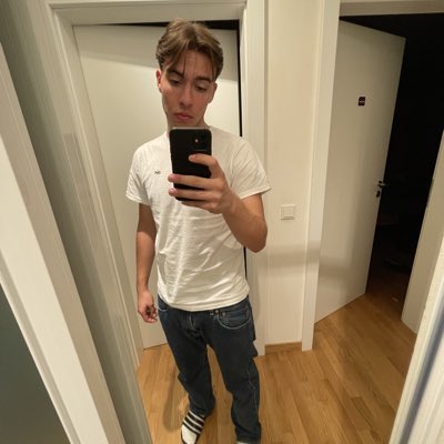 nickbernard1610's tweet photo. #NeuesProfilbild https://t.co/LRTryqQriU