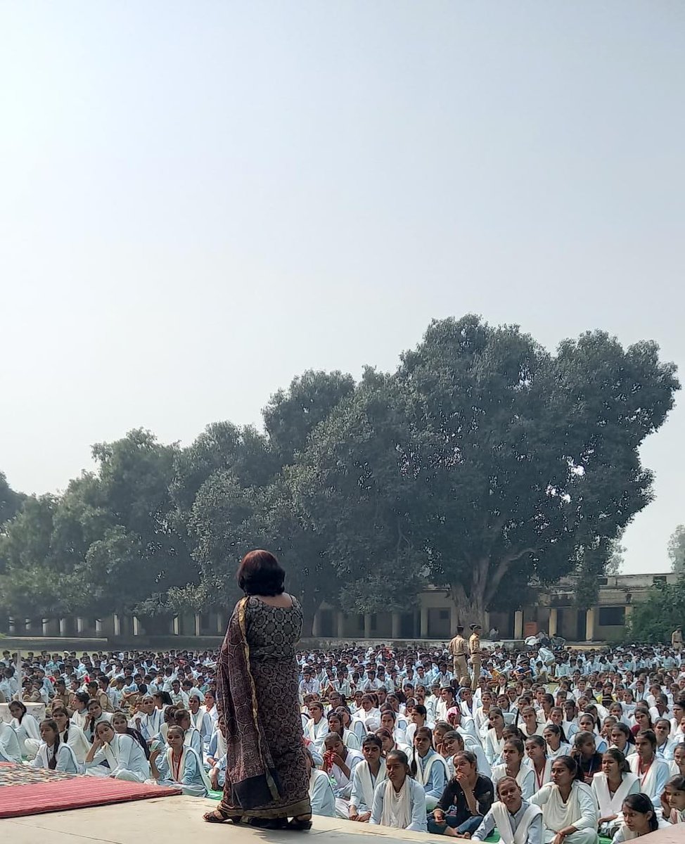 JijiwishaS's tweet photo. One more day filled with awareness and happiness to interact with more than 3000 students in #BahadurDoctorBakshaSinghInterCollegeSitapur for #Generalbehavior #gendersensitization #WomenSafety #SelfDefense & #CyberSecurity
The program was organized by @wpl1090
#jijiwishasociety https://t.co/QhLxp10liu