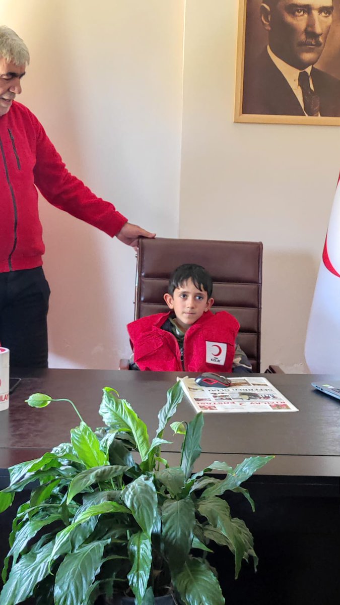Öğrencilerimizden duyarlı davranış :Kızılay Haftası dolayısıyla biriktirdikleri harçlıklarını Kızılay a bağışladılar.Öğrencilerimizi ve bizleri misafir eden Bingöl Kızılay şube çalışanlarına teşekkür ederim.<a href="/bingolmem/">Bingöl MEM</a> <a href="/halilyucel6060/">Halil YÜCEL</a> <a href="/halukcakan12/">HALUK ÇAKAN</a> <a href="/yusuf_tokus/">Yusuf TOKUŞ</a> <a href="/12AKINCI/">Selahattin AKINCI 🇹🇷🇹🇷</a>