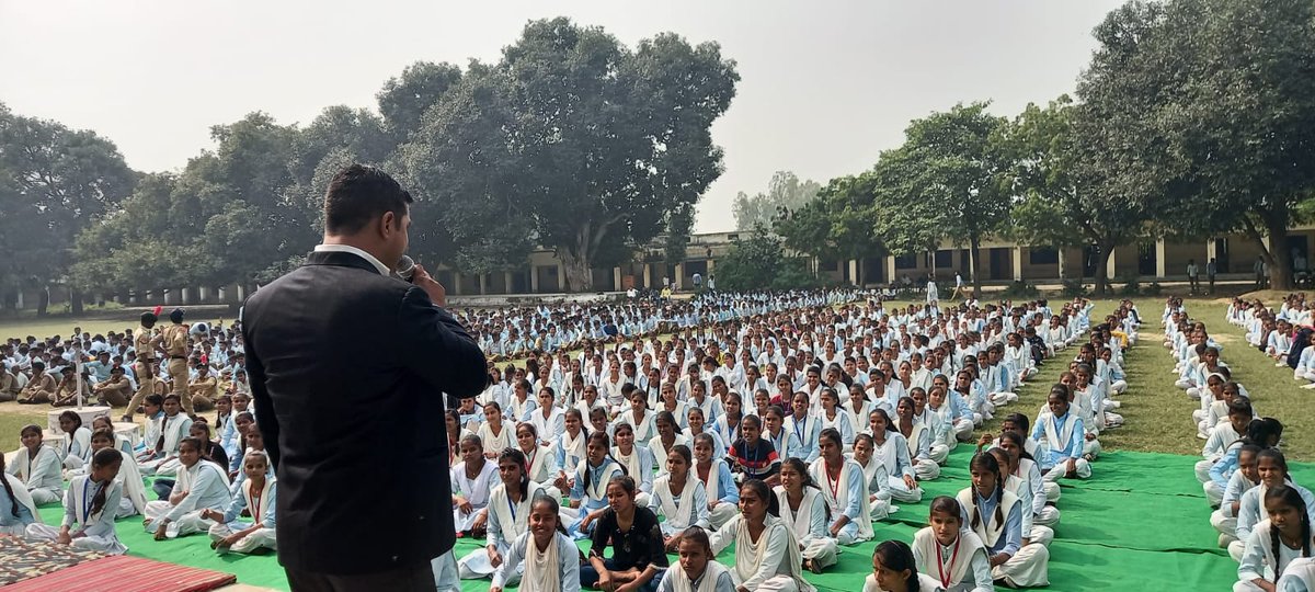 JijiwishaS's tweet photo. One more day filled with awareness and happiness to interact with more than 3000 students in #BahadurDoctorBakshaSinghInterCollegeSitapur for #Generalbehavior #gendersensitization #WomenSafety #SelfDefense & #CyberSecurity
The program was organized by @wpl1090
#jijiwishasociety https://t.co/QhLxp10liu
