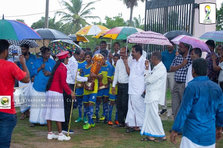 ITAKOrg's tweet photo. இளைஞர்களை நெறிப்படுத்தும் சக்தி விளையாட்டுக்களுக்கு உண்டு - சிறீதரன் எம்.பி! 

எமது இனத்தின் வளரிளம் பருவத்தினரின் சிந்தனாசக்திகளையும், சமூக நலச் செயற்பாடுகளையும் மலினப்படுத்துவதற்காக, அவர்களைத் திட்டமிட்டுத் திசைதிருப்பும் சதிச்செயற்பாடுகளுள் சிக்குண்டுபோகாது,
1/5 @ImShritharan https://t.co/CGLx7LQ6wa