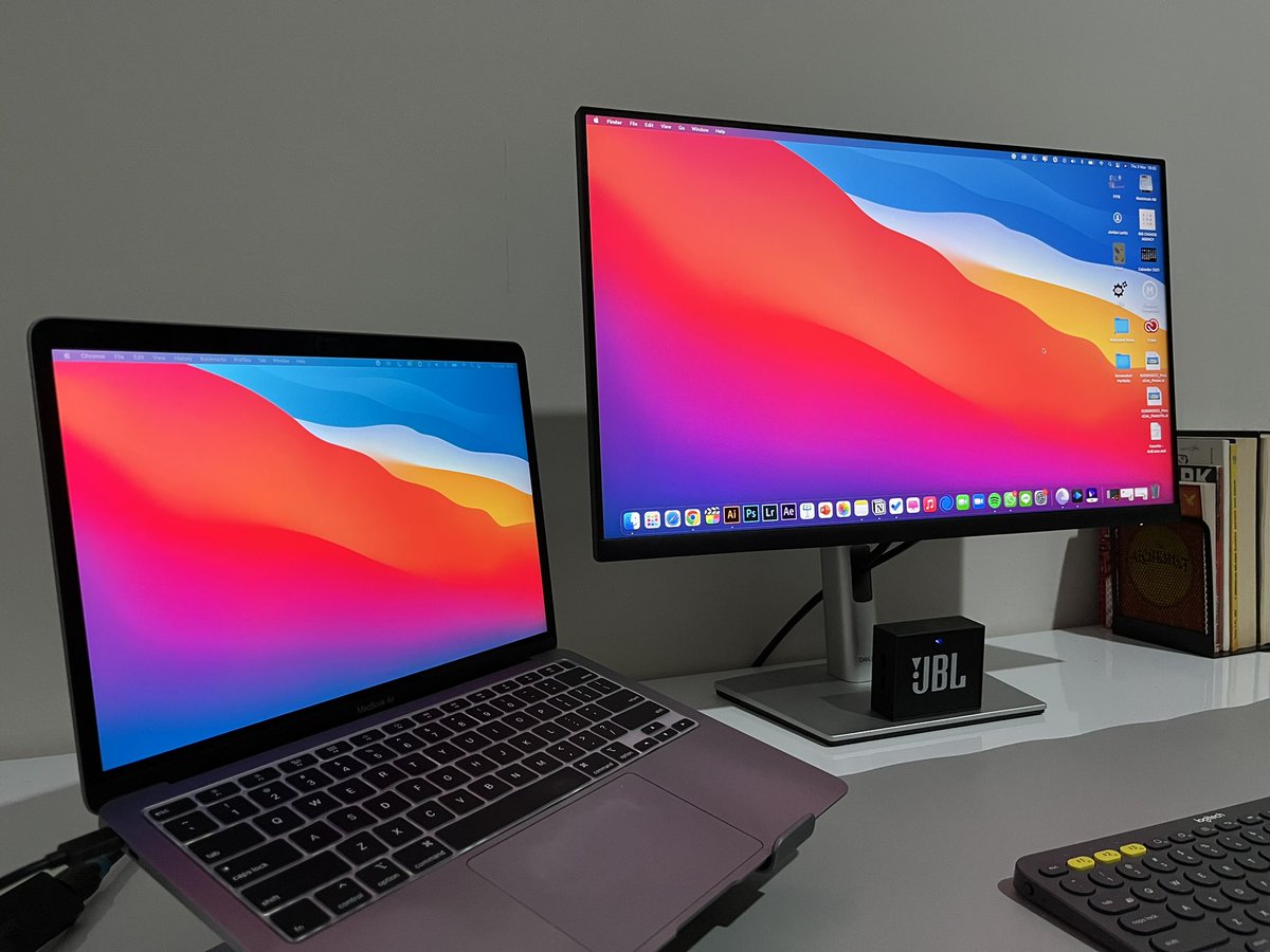 jordanloritz's tweet photo. Barang-barang meja kerja buat yang suka WFH

- A Thread - https://t.co/9KtGgKMXVL