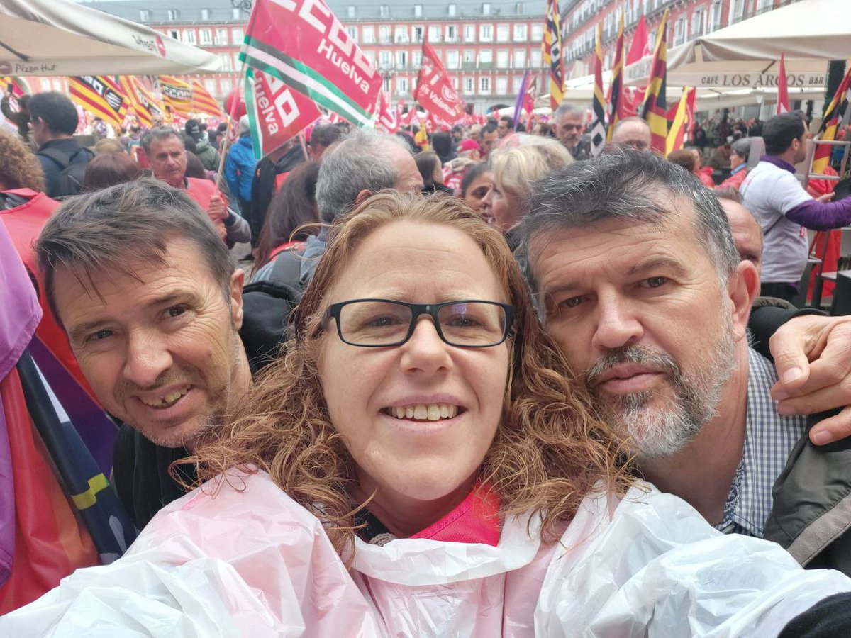 CCOOsanitat's tweet photo. Ple a vessar, gent jove, gent gran, gent compromesa.
Amb les coses del menjar no s'hi juga!
#SalarioOConflicto #SalariOConflicte #3NCCOO
#ElPoderDeCanviaroTot 
@CCOO https://t.co/Z5FiUV40Eg