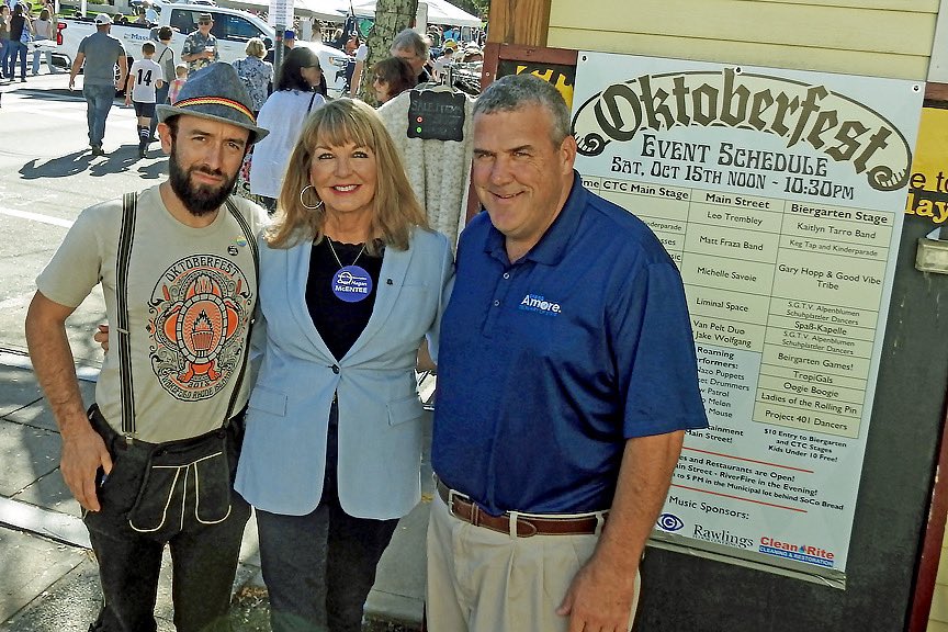 repmcentee33's tweet photo. “Carol is a great advocate for Main Street and all small businesses. As the chairwoman of the House Small Business Committee, we appreciate her focus on the passage of important pro-business legislation”. -Chris Simpson, Contemporary Theatre, Wakefield. #CarolCares #McEnteeFor33 https://t.co/Y2rPkThF8w