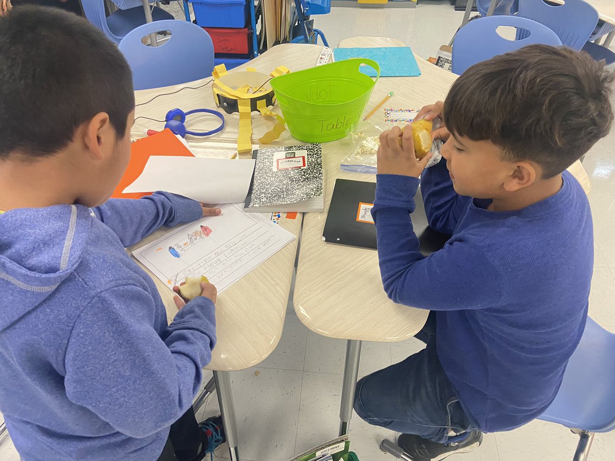 Stews3rdGrClass's tweet photo. Our first writer’s celebration 🎉 students worked so hard preparing their personal narratives! We had popcorn 🍿 while sharing with our peers! Their stories were so good! @MtVernonWoods #mvwes https://t.co/b0qbH76foy