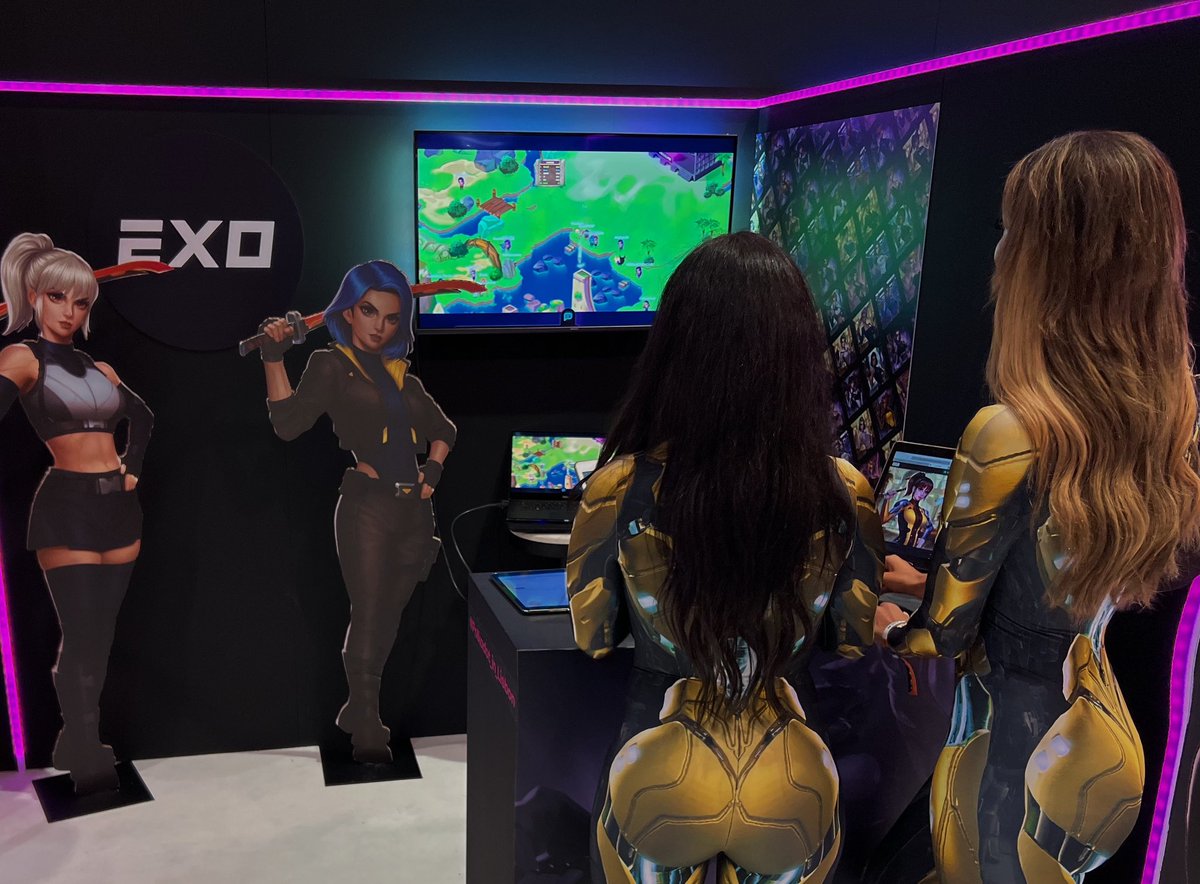 RiRi_gonewild's tweet photo. The wizard himself @HeaxSama
Has delivered. You can now fish in the @PondsamaNFT metaverse

LIVE AT @WebSummit 
COME AND TRY YOUR HAND AT OUR BOOTH DEMO
Pav. 4
Booth E482
@Polkadot space 

If your lucky you may catch something good 😉

#polkadot_in_lisbon #nft #metaverse #web3 https://t.co/YH8dUTagir