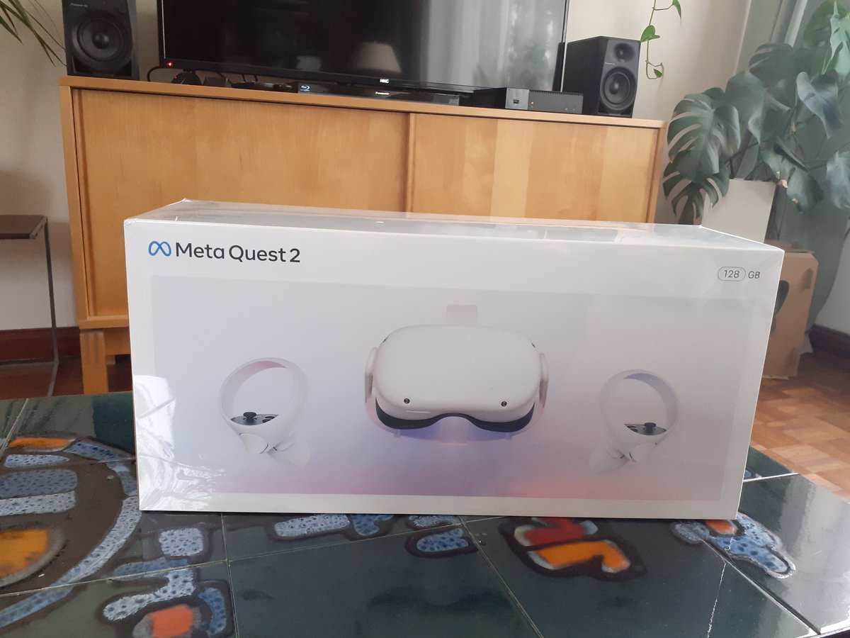 Thank you #matecoit for sending me this Oculus Quest 2 VR headset I won at #Devoxx. I wonder who will be playing Beat Saber and Elven Assassin tonight!
🎮 

#devoxxbe #oculus #quest2 #vr #virtualreality #beatsaber #elvenassassin #meta