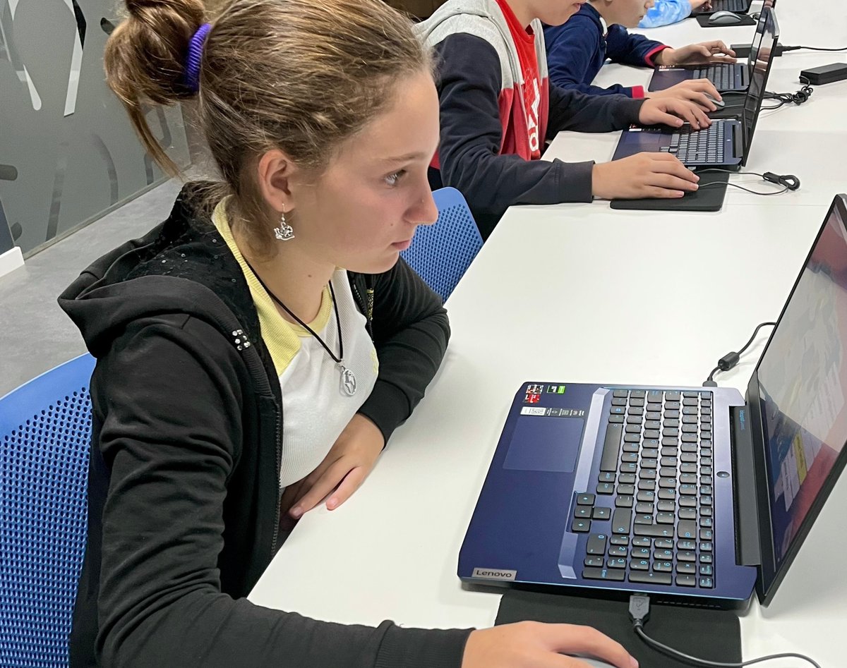 IngeniaKids's tweet image. Sesión de algoritmia y gamedev con nuestros makers Máster, toca concentrarse 🧠🧘🏻‍♀️

#STEAM #programación #algoritmia #gamedev #extraescolares #TICs #IngeniaKids #Cáceres