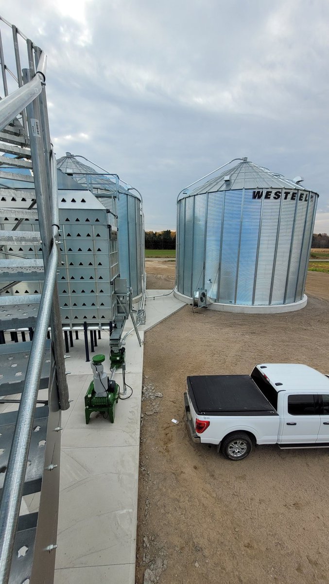 New <a href="/WalingaInc/">Walinga Inc.</a> #pneumatic system #ontag installed by <a href="/jel_ltd/">John Ernewein Ltd.</a> #toughtobeatinthelongrun