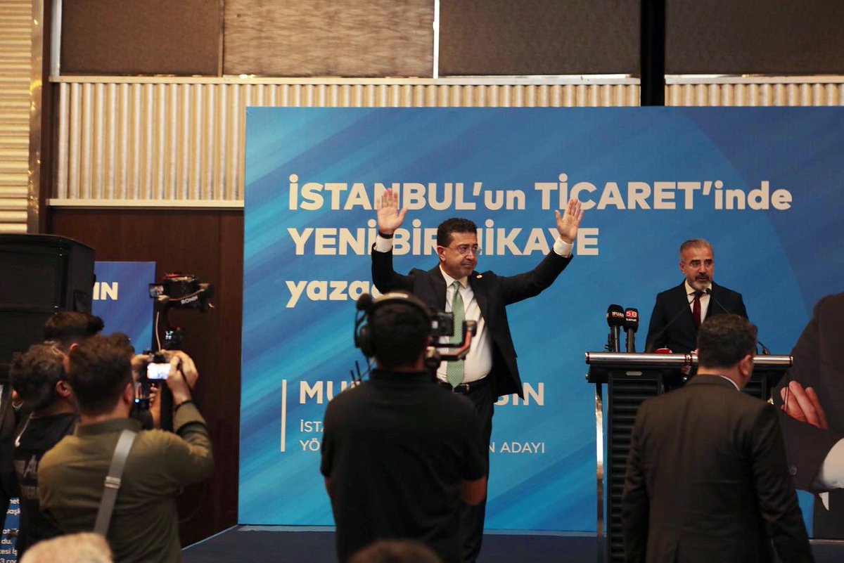 muratkalsincom's tweet photo. İTO 9 Kasım Komite Seçimleri öncesi dün akşam yaklaşık 2000 kişinin üzerinde katılım ile İstanbul iş dünyasından değerli dostlarla bir araya geldik. Bizimle yol arkadaşlığı yapan ve destek veren herkese teşekkür ediyorum. İstanbul ticaretinde yeni bir hikaye yazmaya hazırız! https://t.co/4gUiDcsdYH
