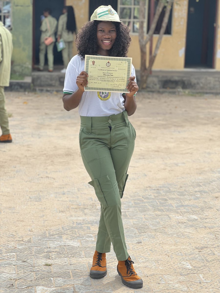 D_calmbeningirl's tweet photo. GOD DID 🥰🥰🥰
#explore
#ex_corper
#Pop https://t.co/G0UlMbW6sw