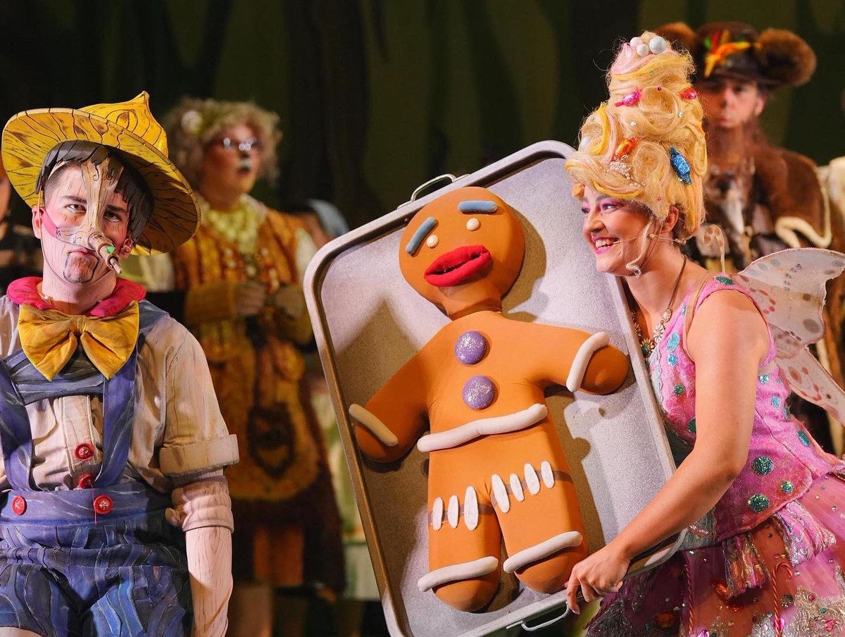 HSFPerform's tweet image. Performing arts students had an AMAZING workshop/Q&amp;amp;A with Katie Blythe yesterday!
@ItaliaContiUK alumni, West End credits inc. @BugsyTheMusical and currently Gingy/Sugar Plum Fairy in Shrek the Musical at Darlington Hippodrome! 🎭🤩🧡
(Shrek photo credit: @scottakoz )