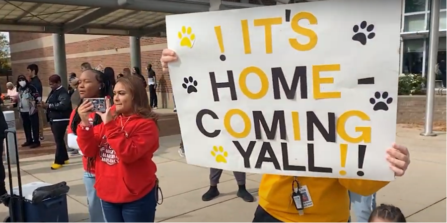 wsfcs's tweet photo. In this Assignment Schools episode we joined the festivities at Carter High School for their Homecoming Parade.
https://t.co/gz6eV5Gw9g
#wsfcs @carterwildcats #AssignmentSchools #Cable2TV https://t.co/n7xEfwZ1nD